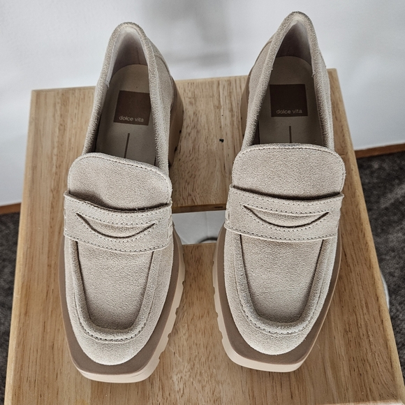 Dolce Vida Elias Flats in Dune Suede Size 6 Excellent Condition Fall Loafers - Picture 4 of 10